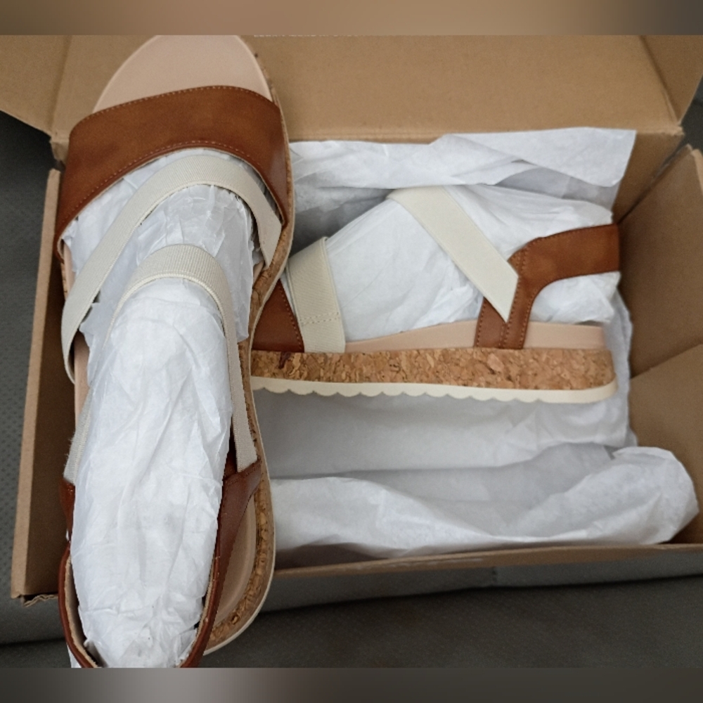 Dr. Scholl's Wedge Sandals. New In Box